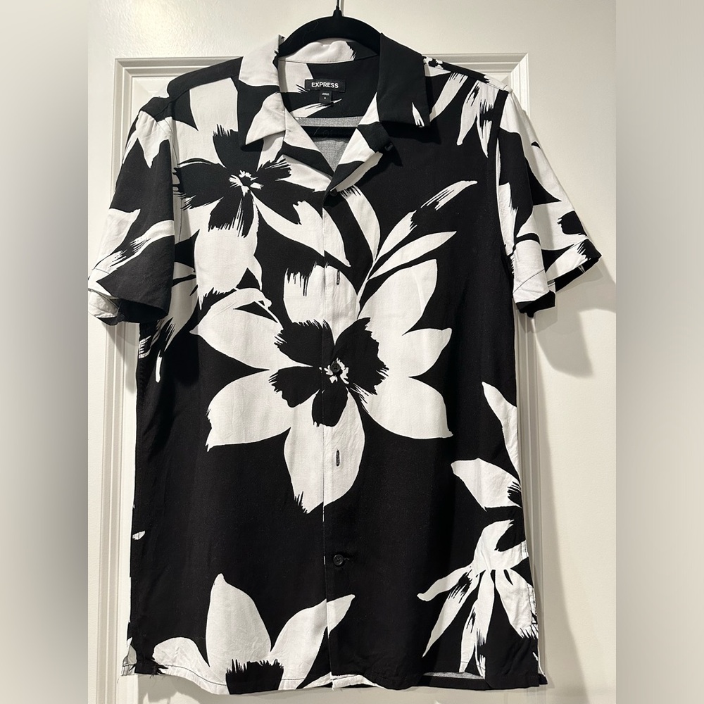 Express Shirt Bundle - Picture 2 of 5